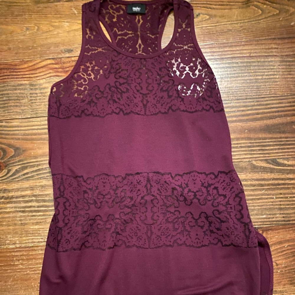 Lace and razor back!